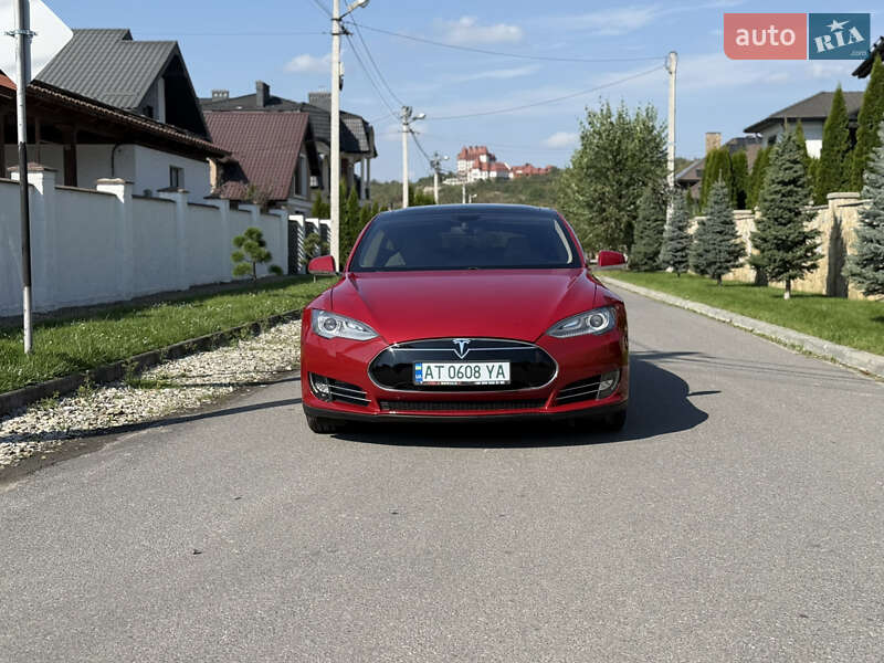 Ліфтбек Tesla Model S 2013 в Івано-Франківську