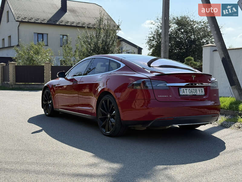 Ліфтбек Tesla Model S 2013 в Івано-Франківську