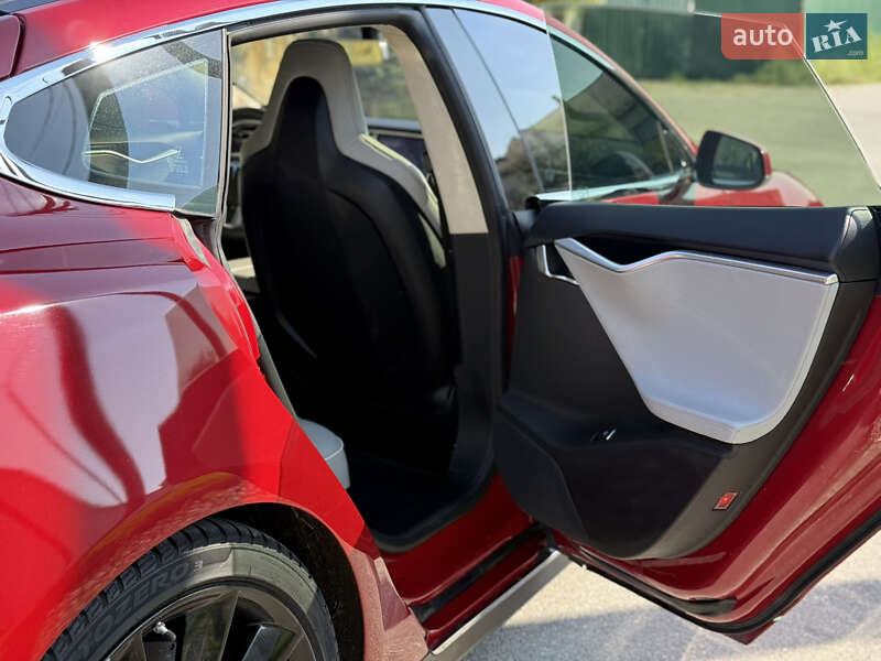 Ліфтбек Tesla Model S 2013 в Івано-Франківську