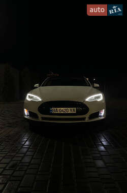 Лифтбек Tesla Model S 2014 в Кропивницком Лифтбек Tesla Model S 2014 в Кропивницком