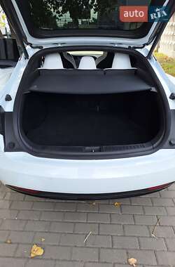 Ліфтбек Tesla Model S 2019 в 