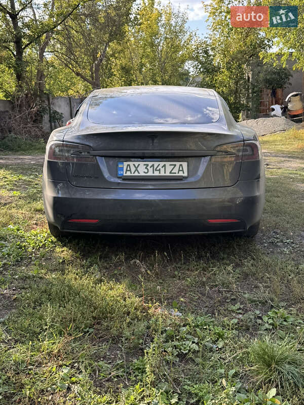 Лифтбек Tesla Model S 2016 в Харькове