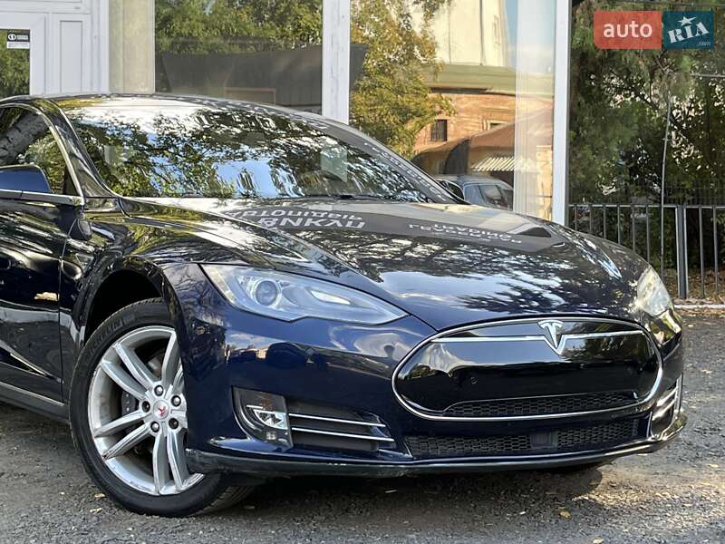 Ліфтбек Tesla Model S 2015 в Харкові