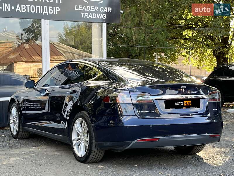 Ліфтбек Tesla Model S 2015 в Харкові
