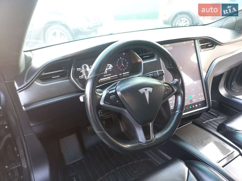 Ліфтбек Tesla Model S 2018 в Шептицькому