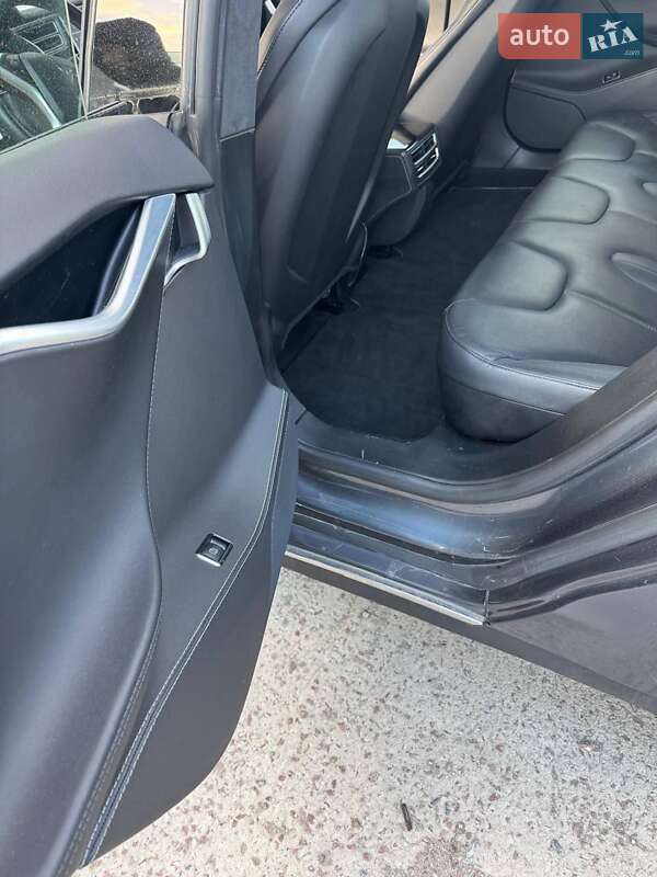 Лифтбек Tesla Model S 2015 в Житомире фото 11 Лифтбек Tesla Model S 2015 в Житомире