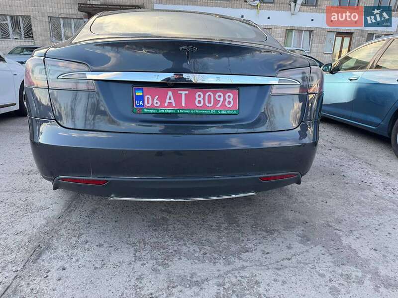 Лифтбек Tesla Model S 2015 в Житомире фото 2 Лифтбек Tesla Model S 2015 в Житомире