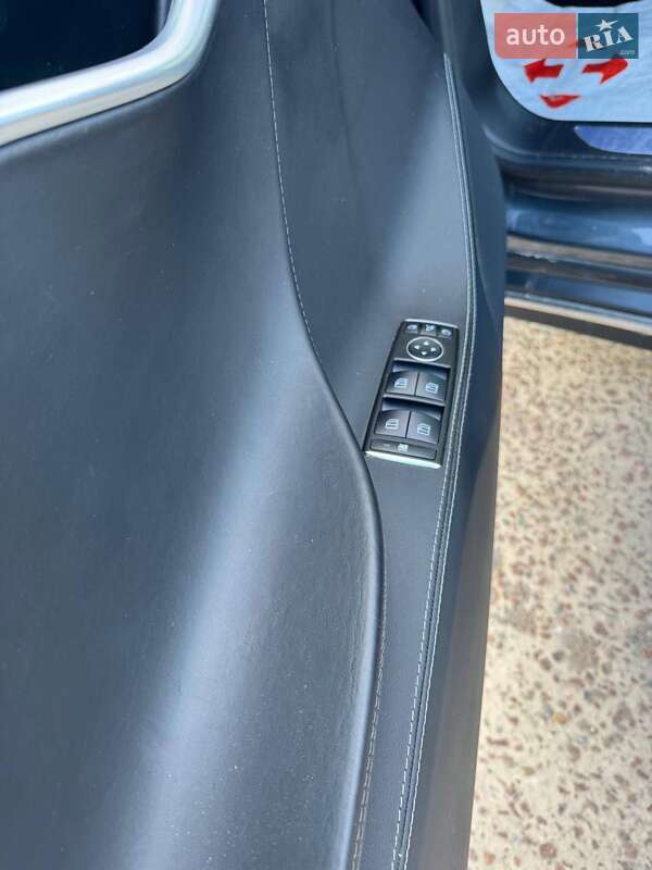 Лифтбек Tesla Model S 2015 в Житомире фото 13 Лифтбек Tesla Model S 2015 в Житомире