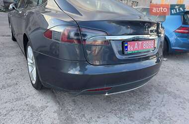 Лифтбек Tesla Model S 2015 в Житомире