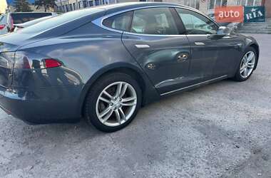 Лифтбек Tesla Model S 2015 в Житомире фото 17 Лифтбек Tesla Model S 2015 в Житомире
