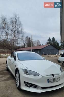 Лифтбек Tesla Model S 2015 в 