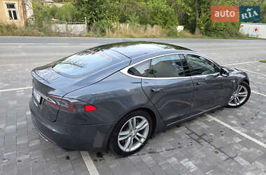 Лифтбек Tesla Model S 2015 в 