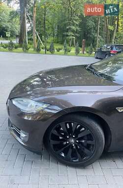 Ліфтбек Tesla Model S 2013 в 