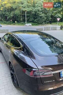 Ліфтбек Tesla Model S 2013 в 