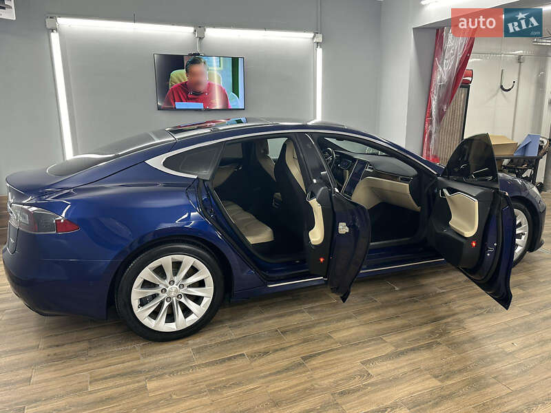 Лифтбек Tesla Model S 2017 в Городке фото 10 Лифтбек Tesla Model S 2017 в Городке