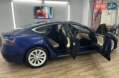 Ліфтбек Tesla Model S 2017 в 