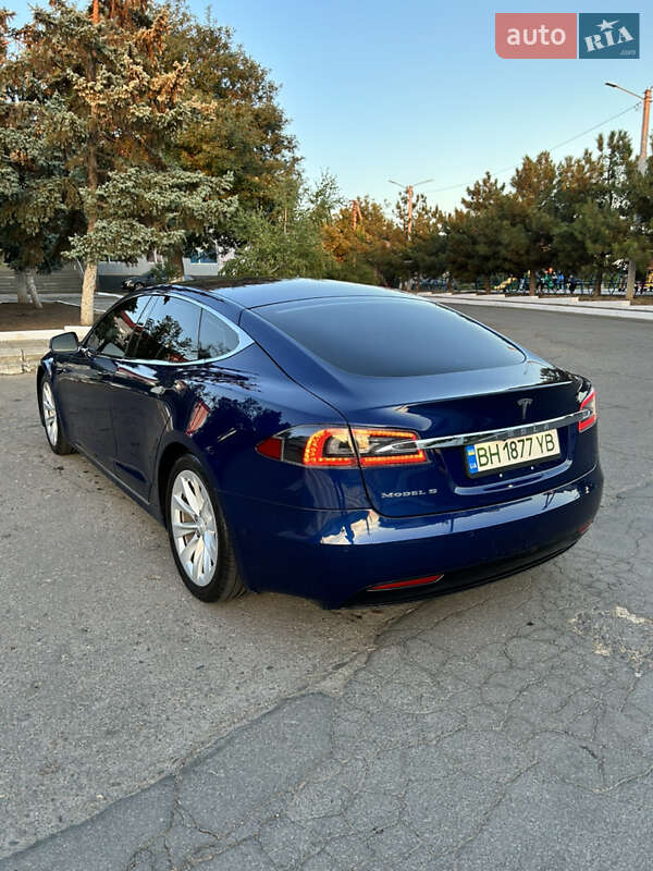 Ліфтбек Tesla Model S 2016 в Одесі