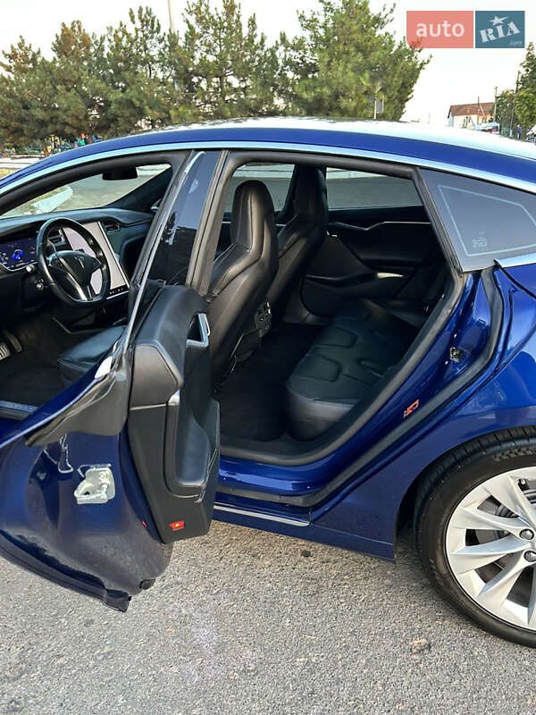 Ліфтбек Tesla Model S 2016 в Одесі