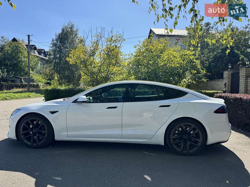 Лифтбек Tesla Model S 2022 в Киеве