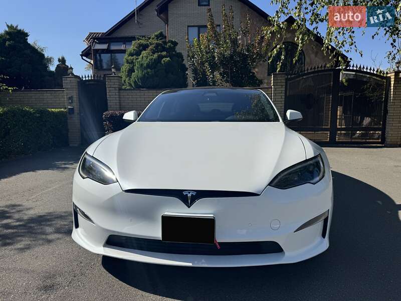 Лифтбек Tesla Model S 2022 в Киеве