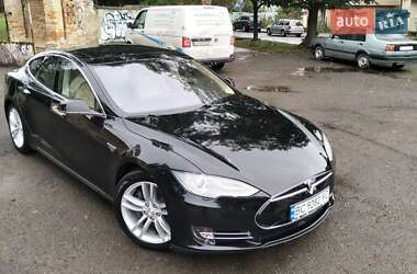 Ліфтбек Tesla Model S 2015 в Львові