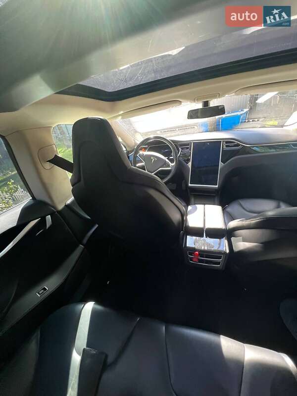 Лифтбек Tesla Model S 2014 в Киеве