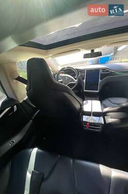Ліфтбек Tesla Model S 2014 в 