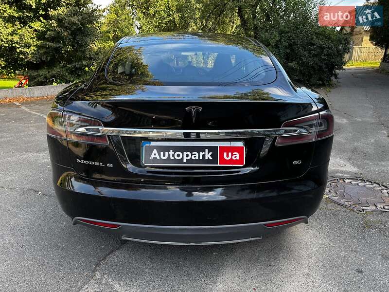 Ліфтбек Tesla Model S 2014 в Києві фото 8 Ліфтбек Tesla Model S 2014 в Києві