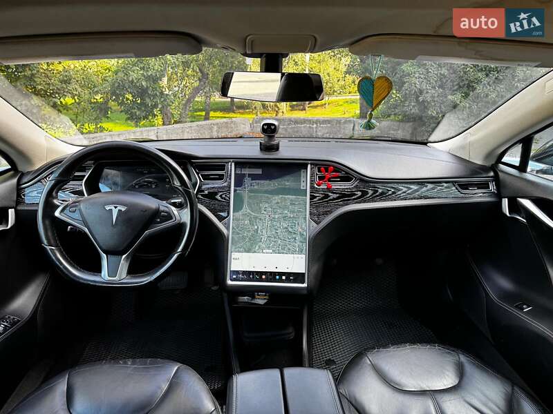 Ліфтбек Tesla Model S 2014 в Києві фото 26 Ліфтбек Tesla Model S 2014 в Києві