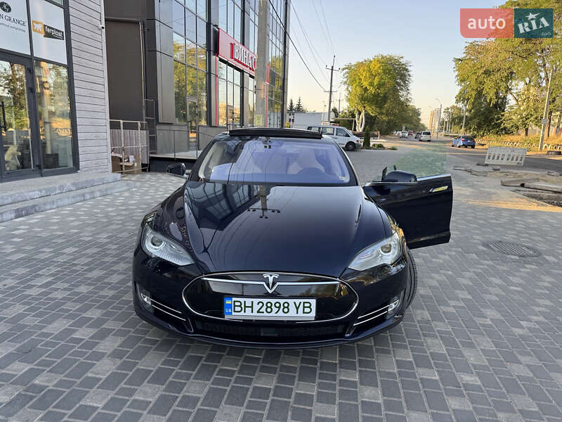 Ліфтбек Tesla Model S 2014 в Одесі