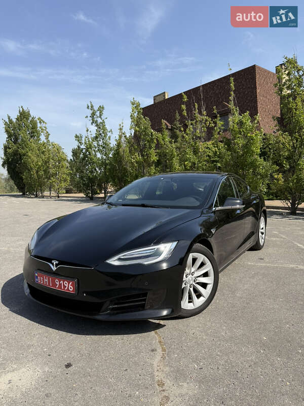 Tesla Model S 2017