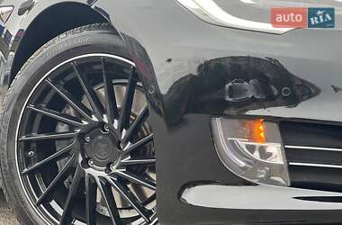 Лифтбек Tesla Model S 2019 в 