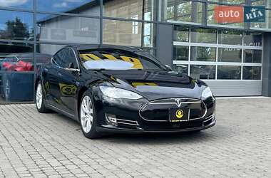 Ліфтбек Tesla Model S 2015 в Івано-Франківську