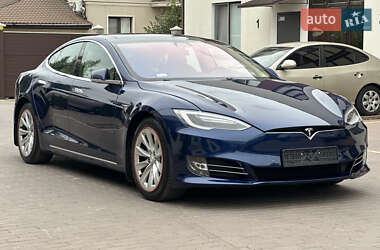 Лифтбек Tesla Model S 2017 в 
