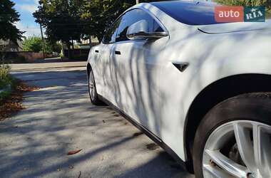 Ліфтбек Tesla Model S 2015 в 