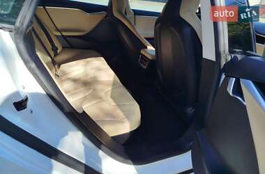 Ліфтбек Tesla Model S 2015 в 