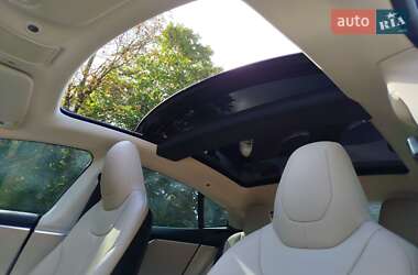 Ліфтбек Tesla Model S 2015 в 