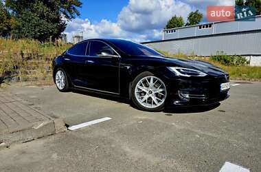 Лифтбек Tesla Model S 2018 в Киеве