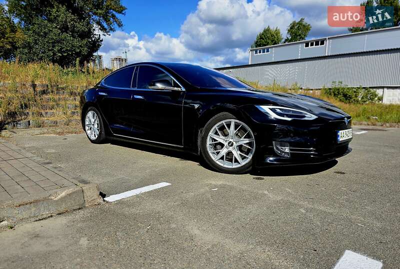 Лифтбек Tesla Model S 2018 в Киеве фото 2 Лифтбек Tesla Model S 2018 в Киеве