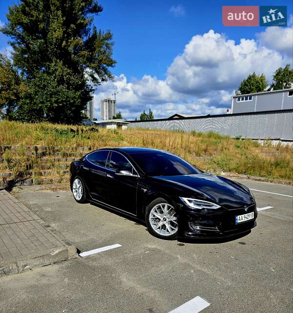 Лифтбек Tesla Model S 2018 в Киеве фото 79 Лифтбек Tesla Model S 2018 в Киеве