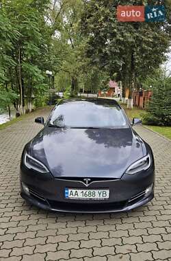Лифтбек Tesla Model S 2017 в 