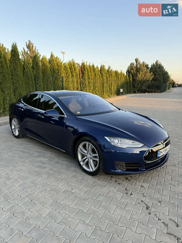 Ліфтбек Tesla Model S 2015 в Одесі