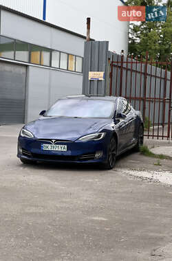 Лифтбек Tesla Model S 2020 в Ровно