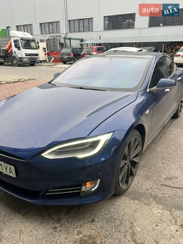 Лифтбек Tesla Model S 2020 в Ровно