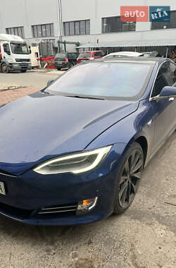 Лифтбек Tesla Model S 2020 в 