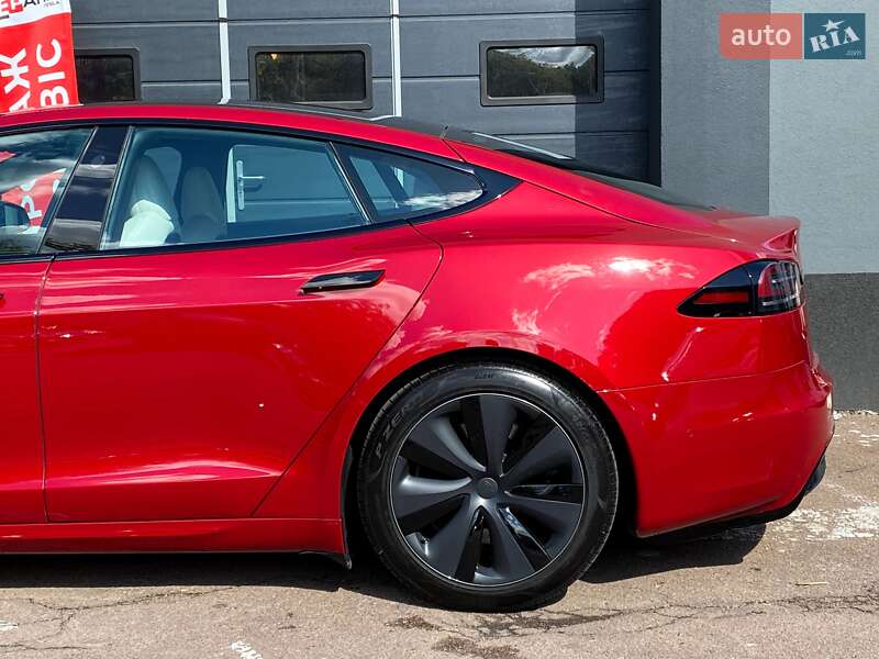 Лифтбек Tesla Model S 2022 в Киеве