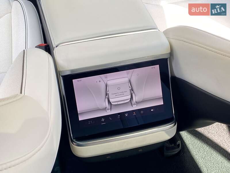 Лифтбек Tesla Model S 2022 в Киеве