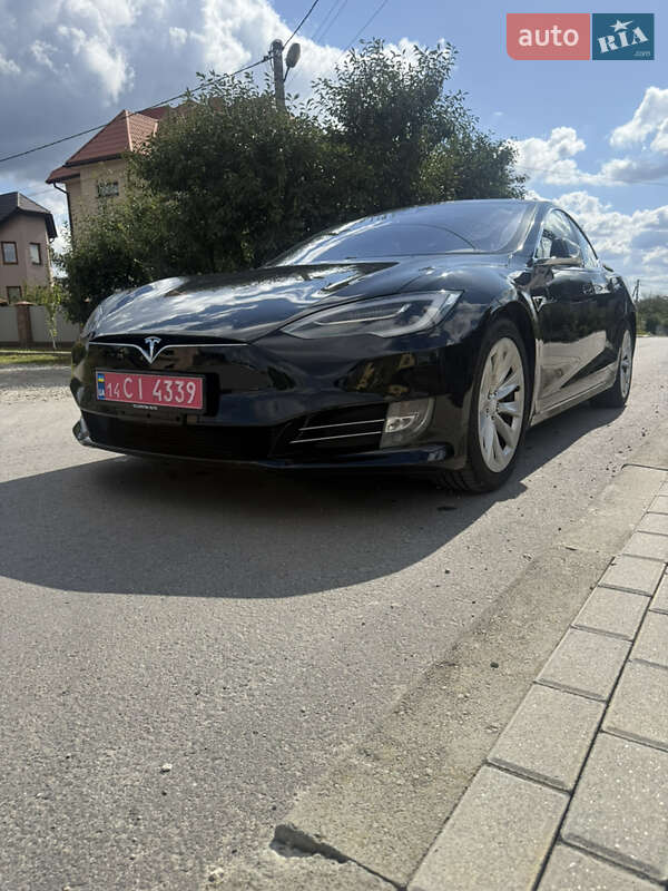 Лифтбек Tesla Model S 2016 в 