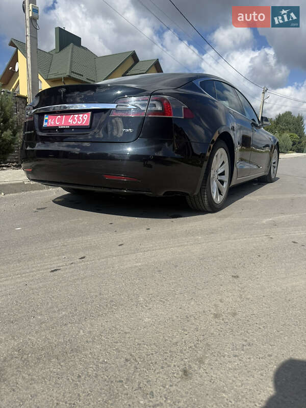 Ліфтбек Tesla Model S 2016 в Тернополі
