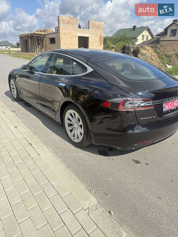 Ліфтбек Tesla Model S 2016 в Тернополі